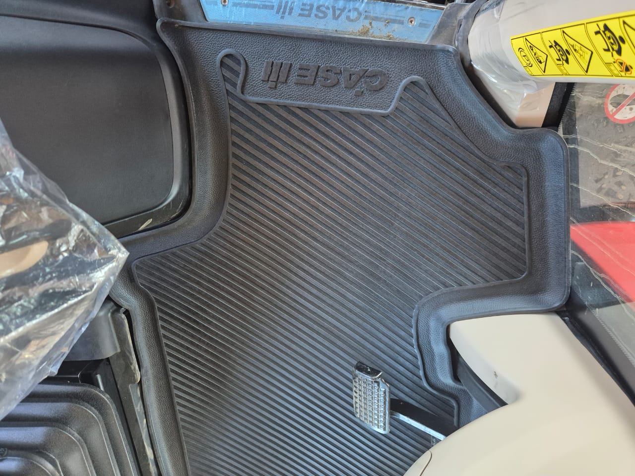 Case Magnum Fitted Rubber Mat