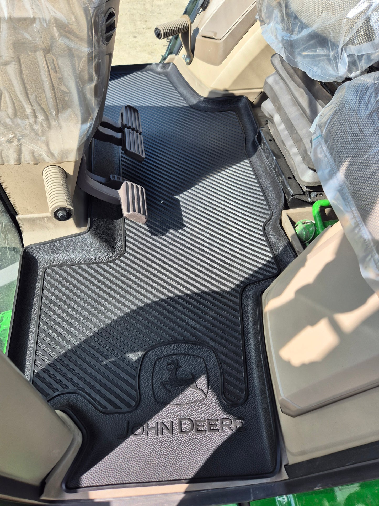 John Deere 400R Fitted Rubber Mat