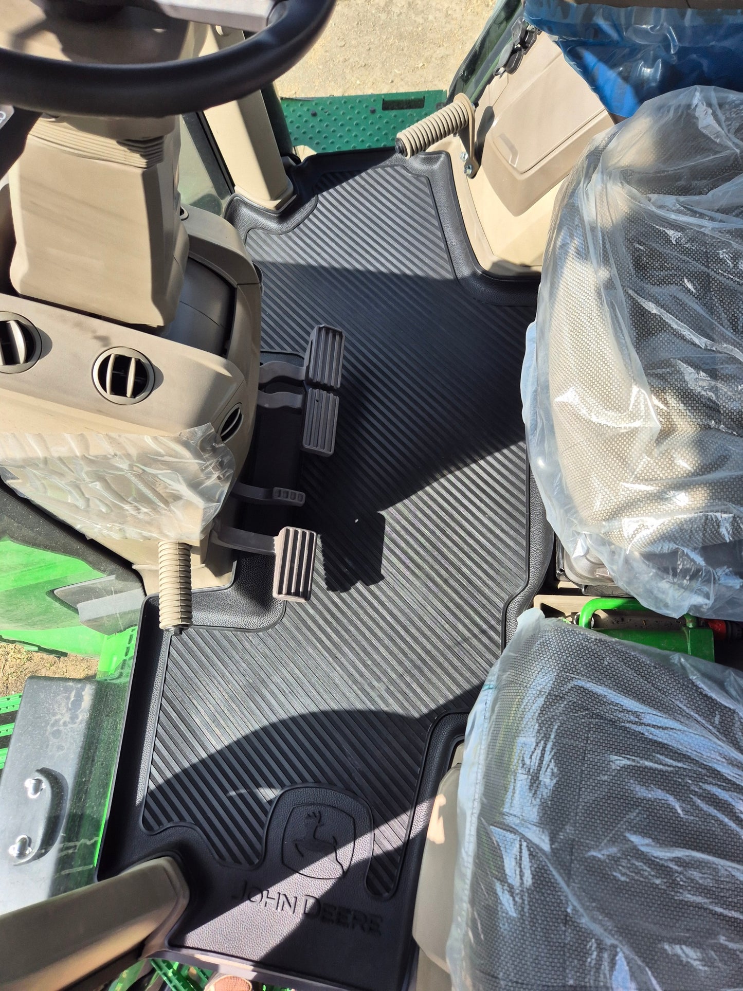 John Deere 8R Fitted Rubber Mat