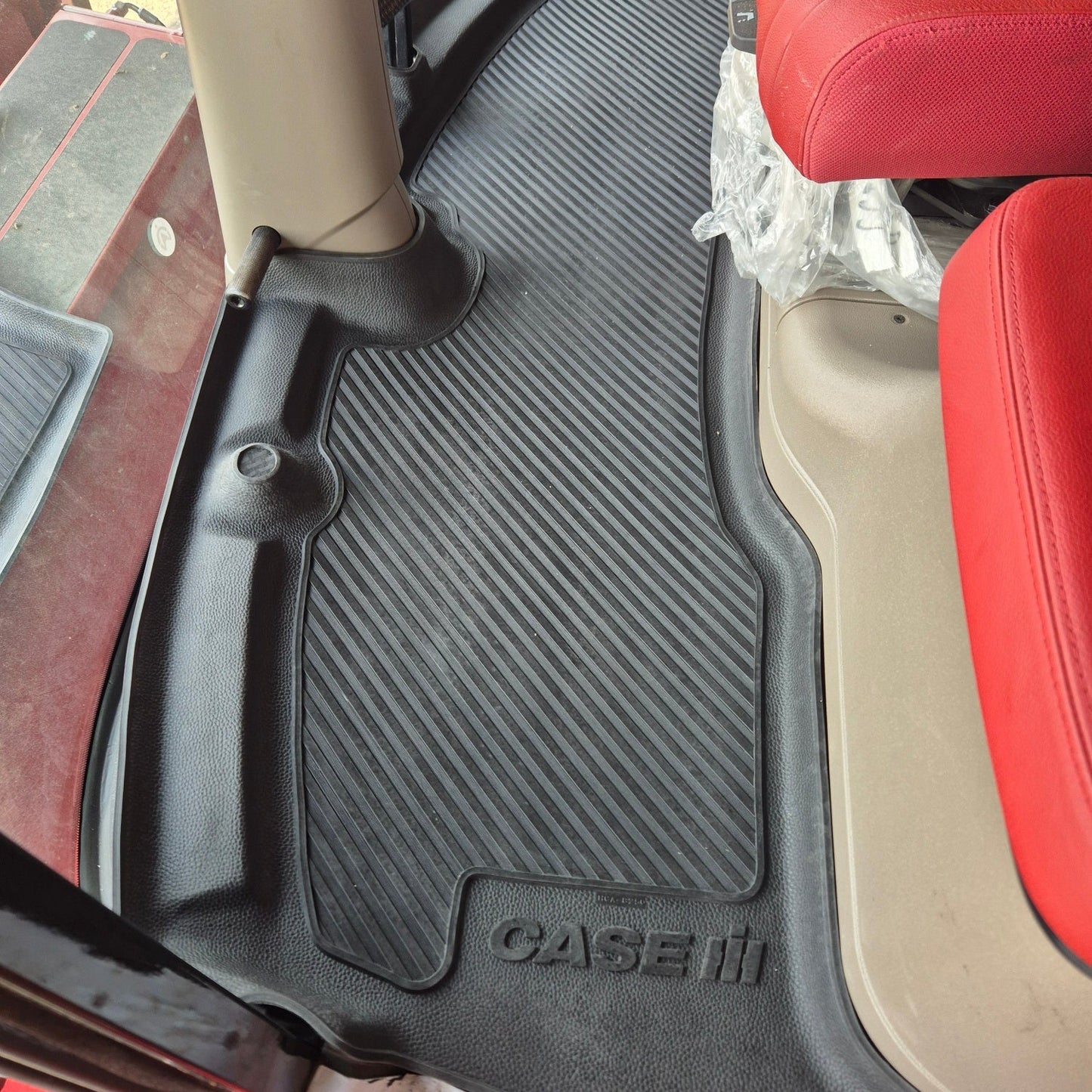Case 8260 Fitted Rubber Mat
