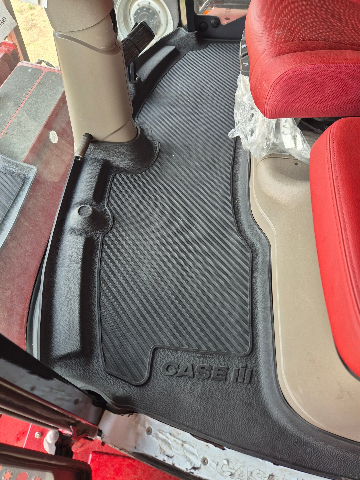 Case 8250 Fitted Rubber Mat