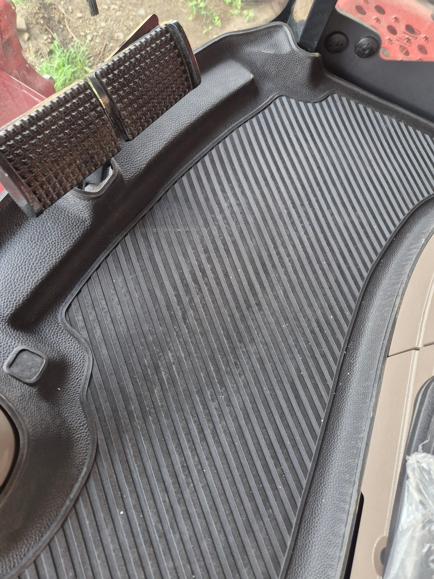 Case 8260 Fitted Rubber Mat