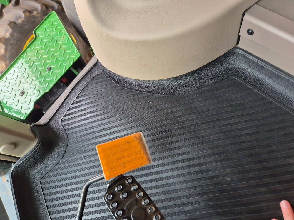 John Deere 6M Fitted Rubber Mat