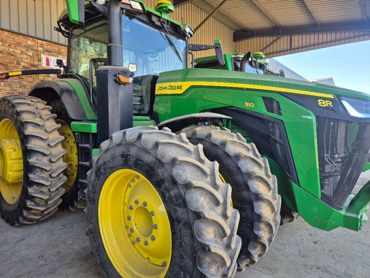 John Deere 8R Fitted Rubber Mat