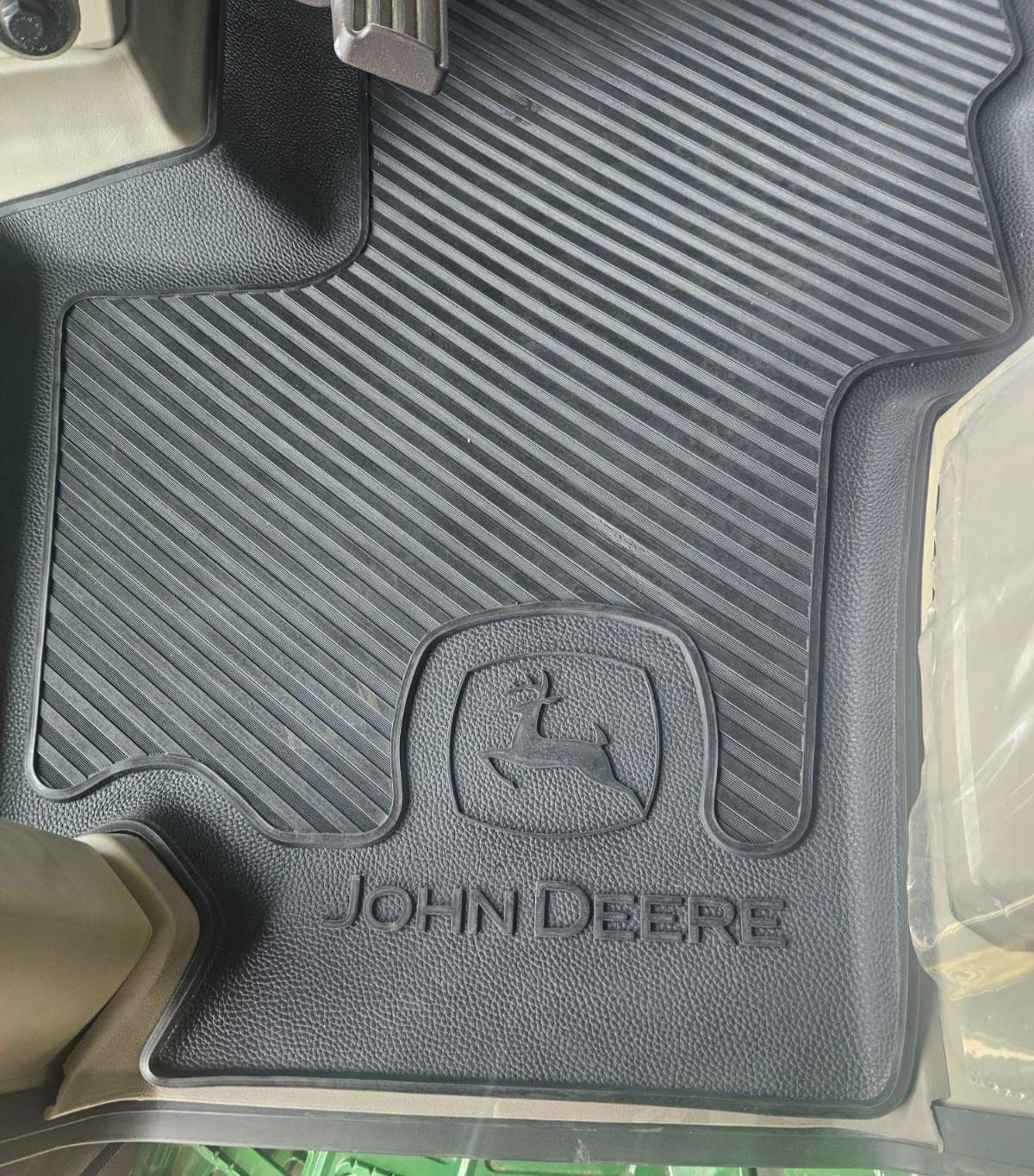 John Deere 8R Fitted Rubber Mat