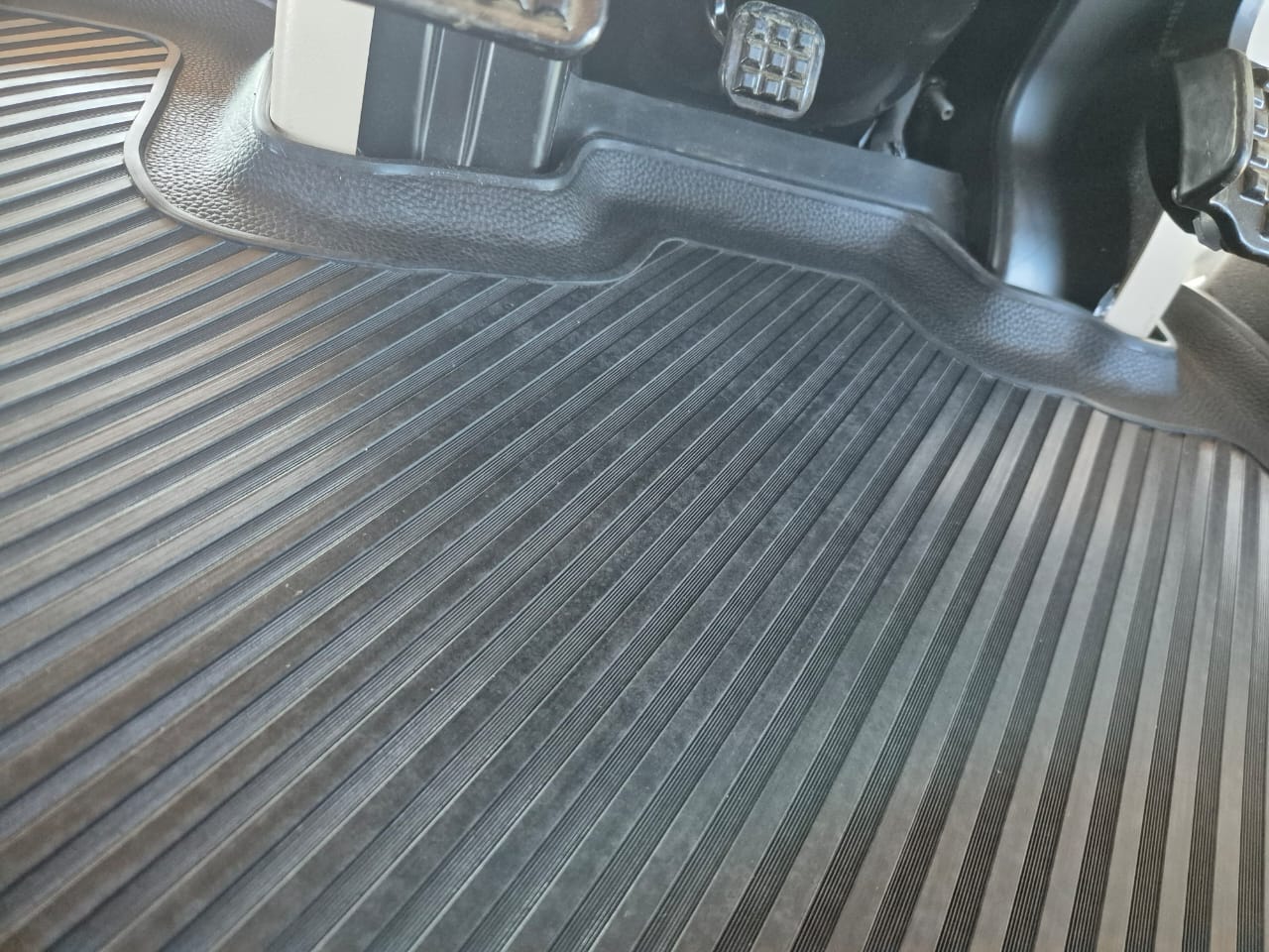 Case Magnum Fitted Rubber Mat