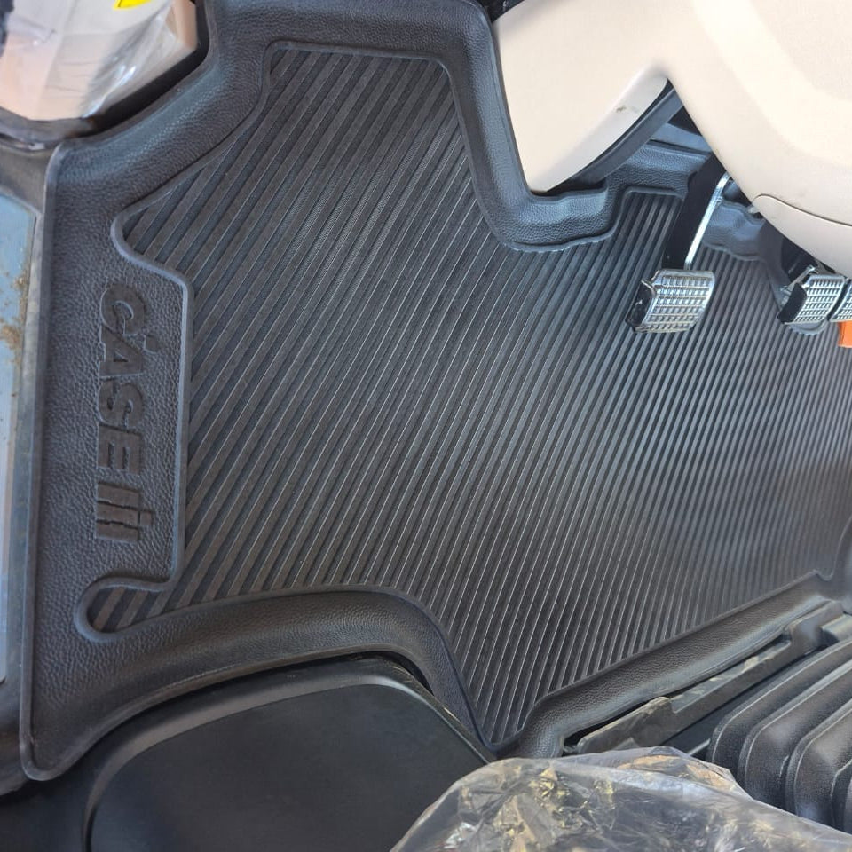 Case Magnum Fitted Rubber Mat