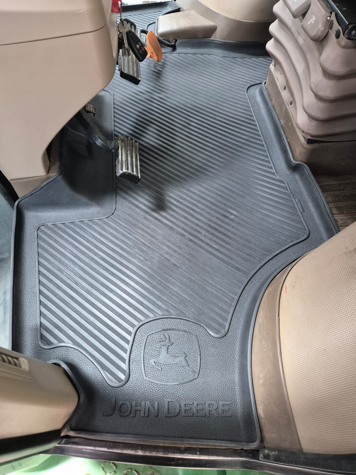 John Deere 8000R Fitted Rubber Mat