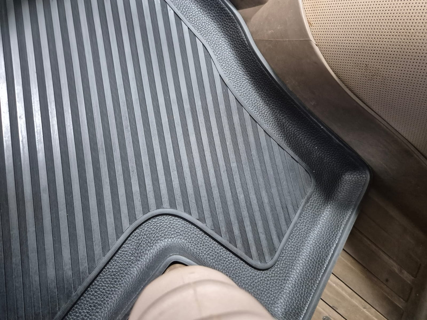 John Deere 8000R Fitted Rubber Mat