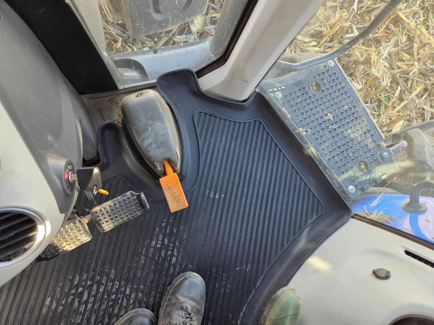 New Holland T8 Fitted Rubber Mat