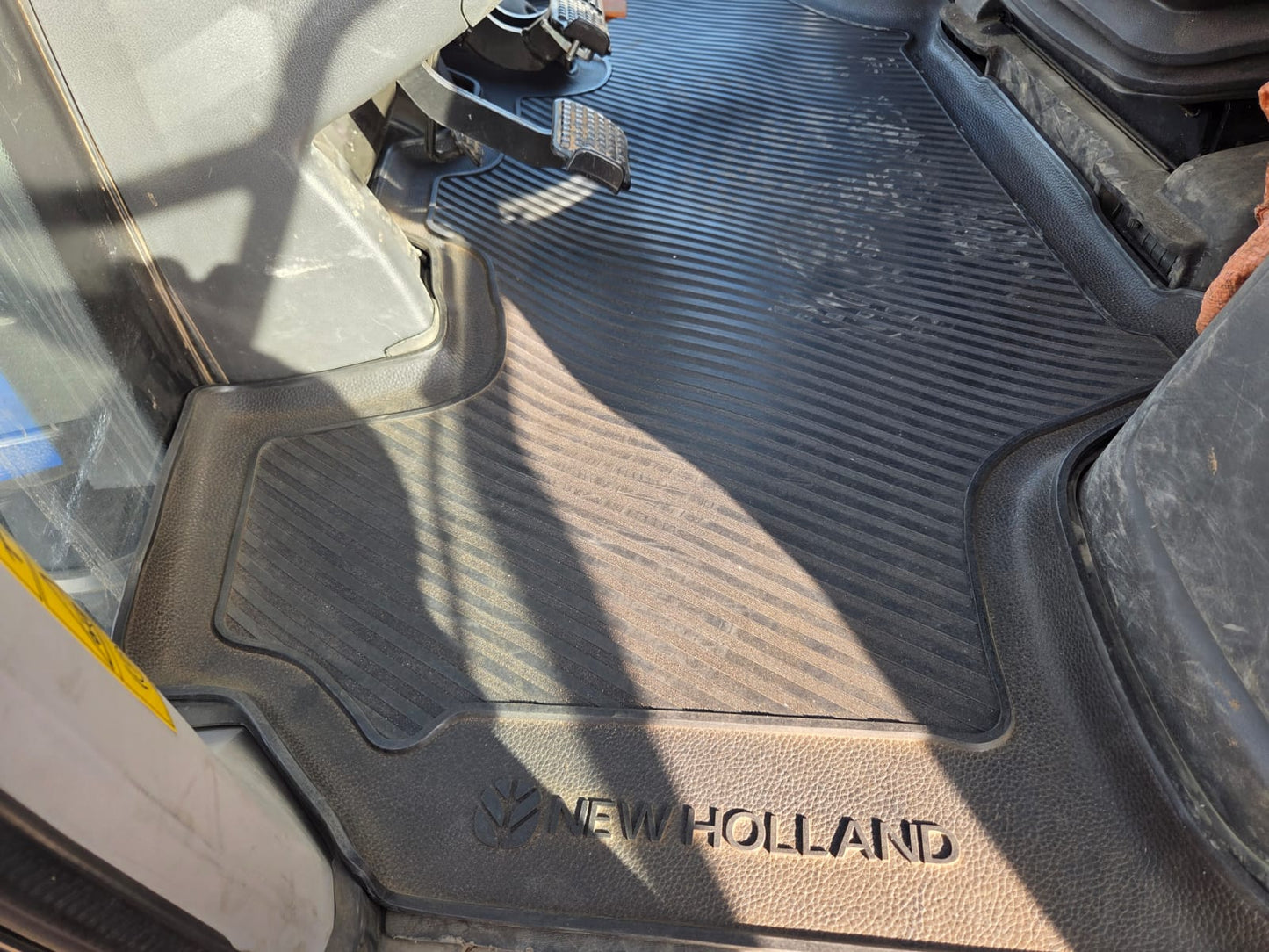 New Holland T8 Fitted Rubber Mat