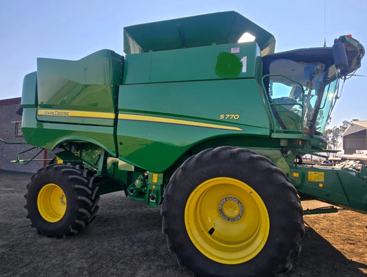 John Deere S700 Fitted Rubber Mat