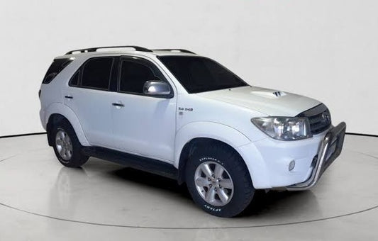 Toyota Fortuner D4D 2005 - 2015 Fitted Rubber Mat